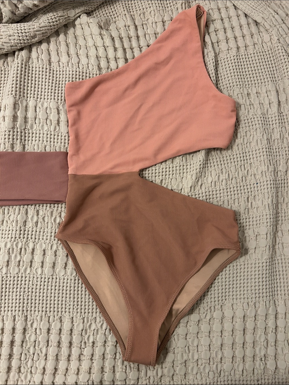 One-Shoulder Colorblock Ribbed Swimsuit - Peach & Brown